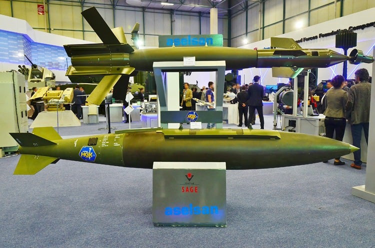 Ξεσκονίζουν σχέδια «SUGA» και «Βαριοπούλα» οι Τούρκοι: «Φορτώνουν» μαζικά με «έξυπνες» βόμβες όλα τα F-16 και F-4 PHANTOM!